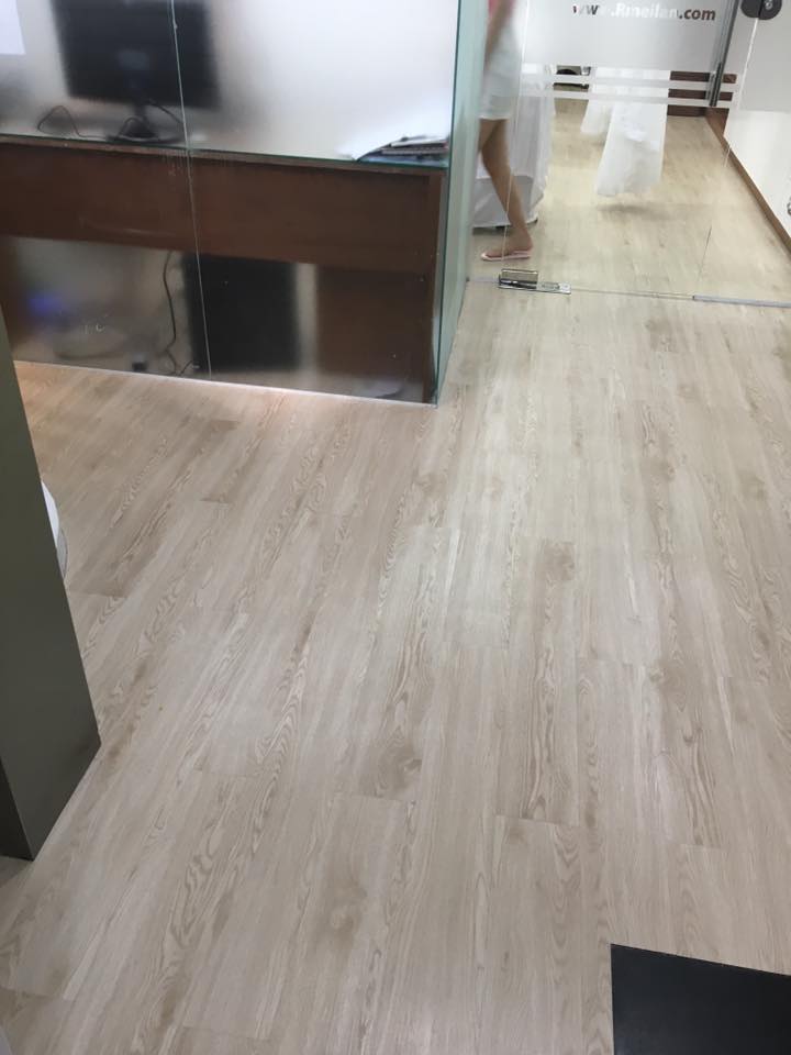 Sàn nhựa vân gỗ 1018