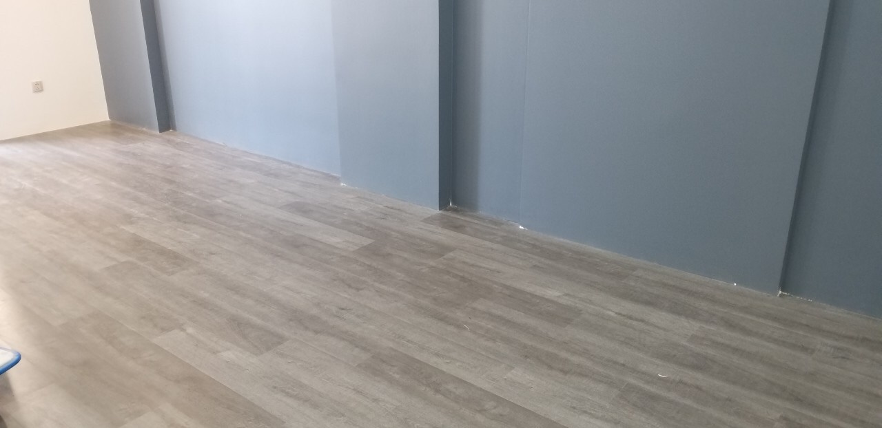 Sàn nhựa hèm khóa vân gỗ 8009