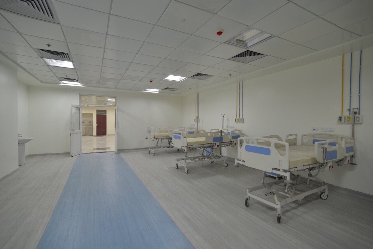 thi công lắp đặt sàn cho phòng mổ - bệnh viện - nha khoa - thẩm mỹ viện 